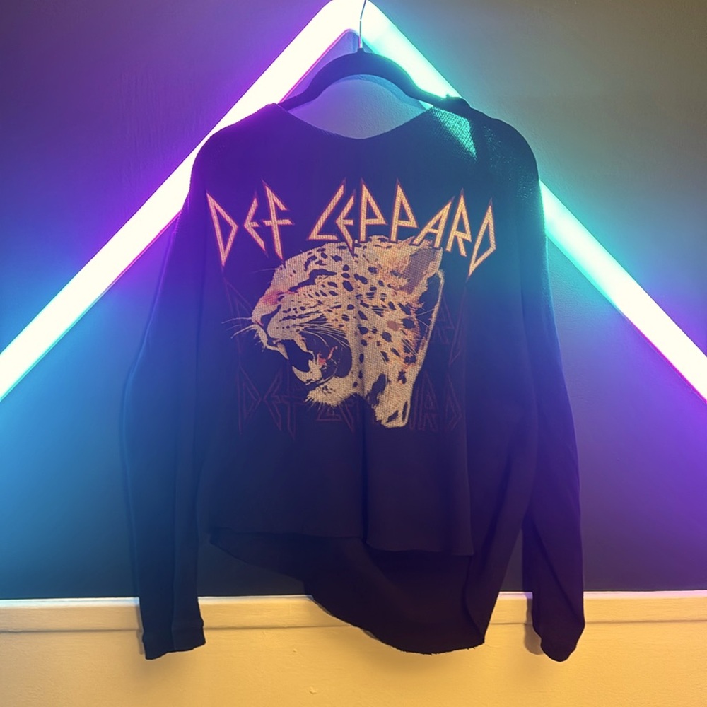 Def Leppard Oversized Distressed Tee-Long Sleeve thermal